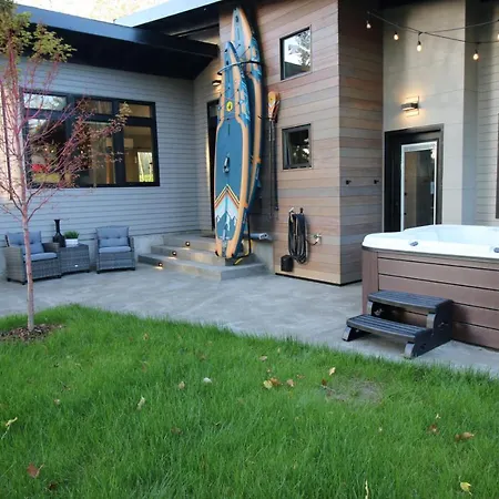 Luxe Lake Cabin Hot Tub Grill Firepit Ev Charger Onalaska Exterior photo